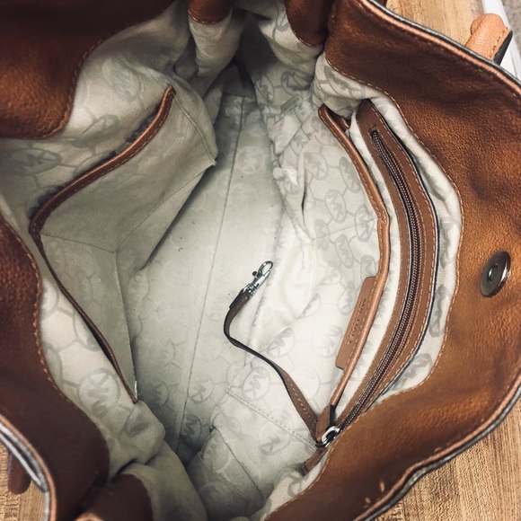 Michael Kors tan leather dual strap bag. - Picture 12 of 12